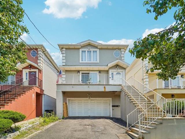 House for sale in Hudson, New Jersey