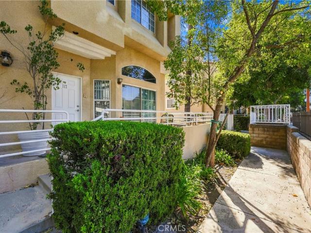 Townhouse for sale in Canoga Park Neighborhood Council District, Los Angeles