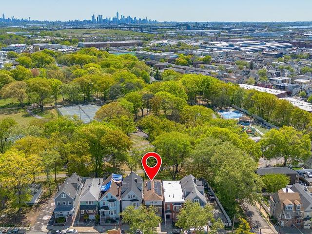 House for sale in Hudson, New Jersey