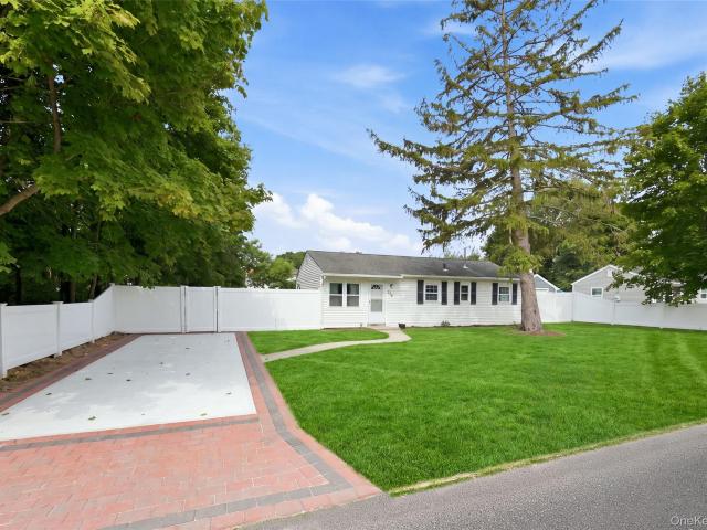 House for sale in Centereach, New York