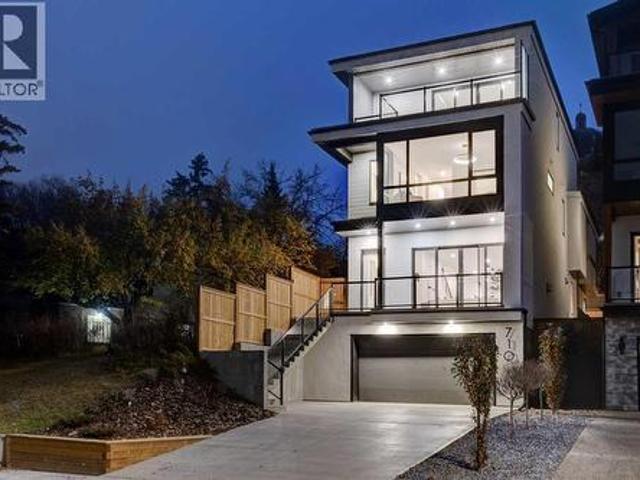 House for sale in Renfrew, Calgary