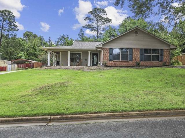 House for sale in White Oak, Texas