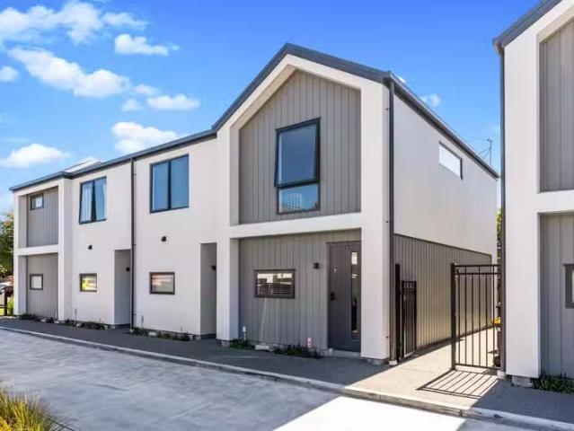 House for sale in Heathcote, Canterbury