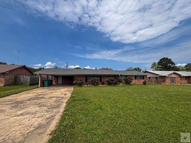 House for sale in New Boston, Texas