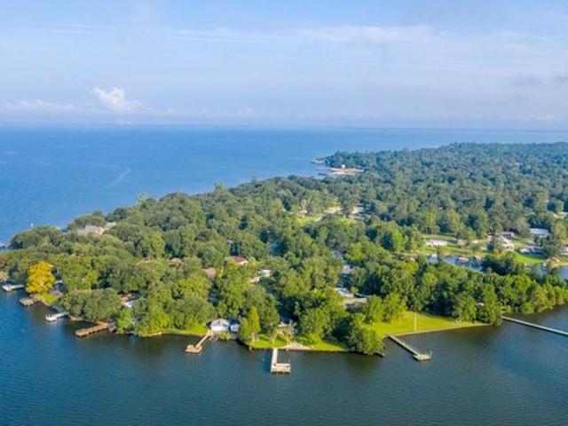 House for sale in Bonneau, South Carolina