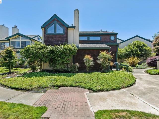 Townhouse for sale in Alameda, California
