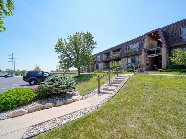 Condo for sale in Adrian