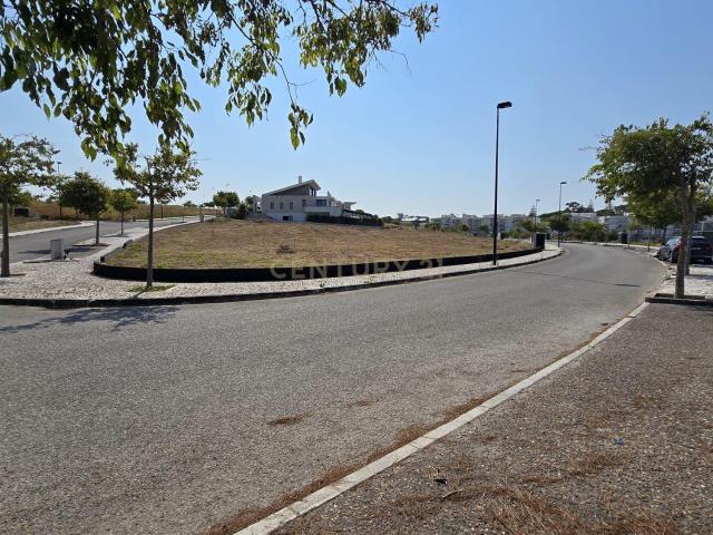 Terreno venda em Capuchos, Almada