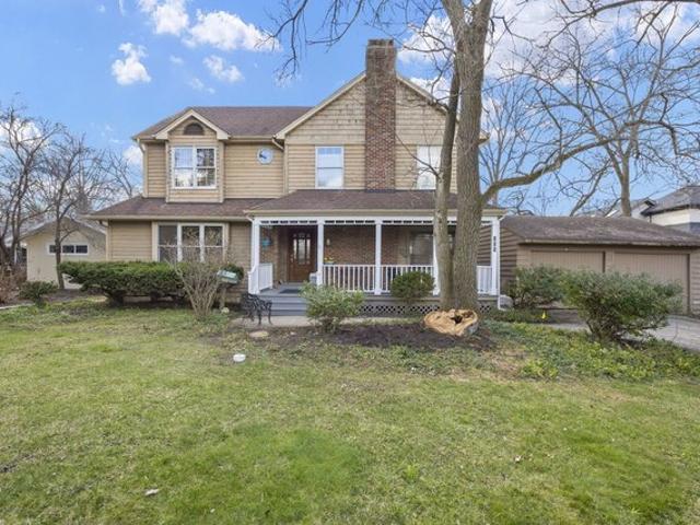 House for sale in Glen Ellyn, Illinois