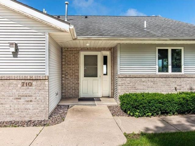 Townhouse for sale in Bird Island, Minnesota