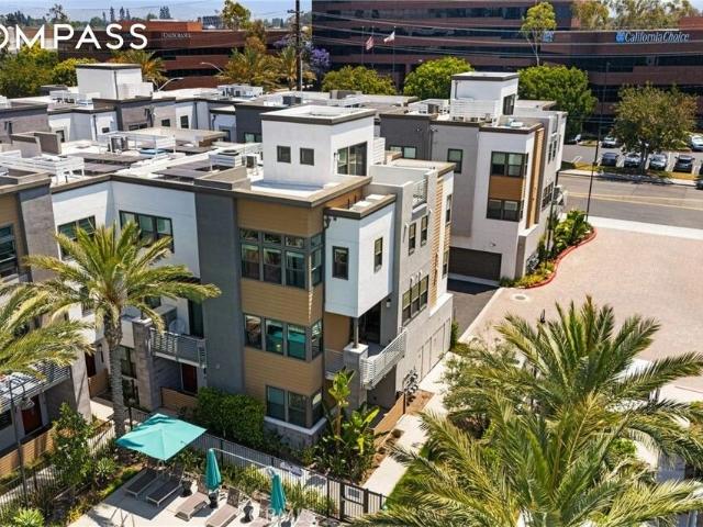 Townhouse for sale in Orange