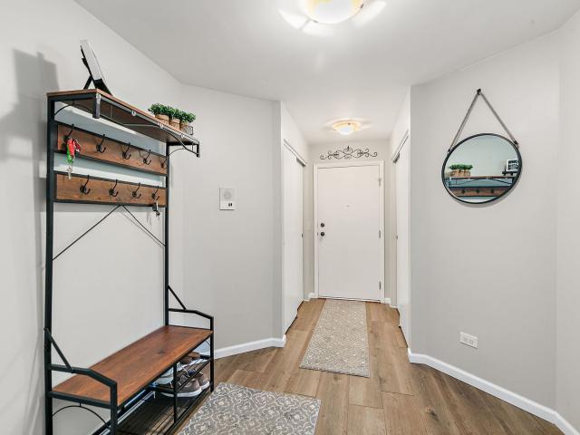 Condo for sale in Mchenry, Illinois