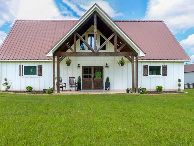 House for sale in Apple Springs, Texas