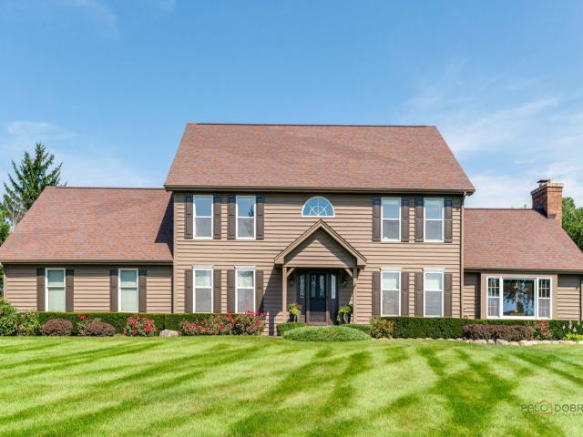 House for sale in Mchenry, Illinois