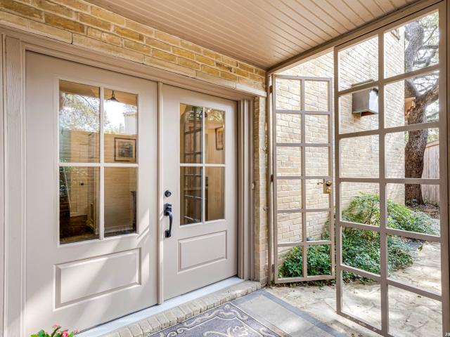 Townhouse for sale in Leesville, Texas