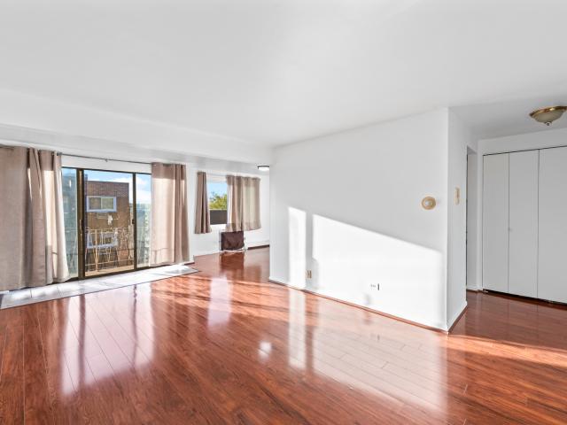 Condo for sale in Oak Lawn, Illinois