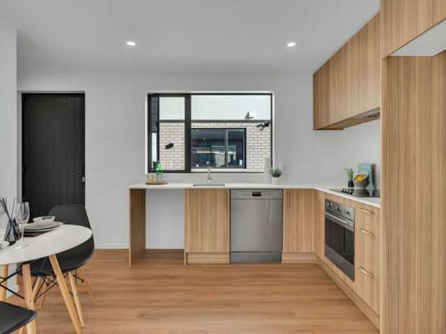 Townhouse for rent in Heathcote, Canterbury