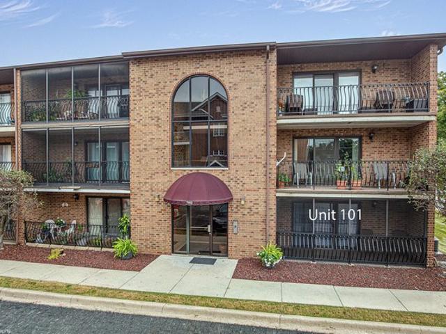 Condo for sale in Worth, Illinois