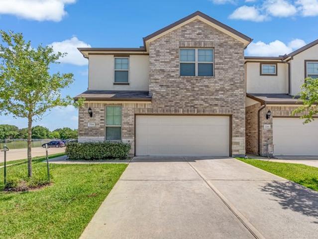Townhouse for sale in Pearland, Texas