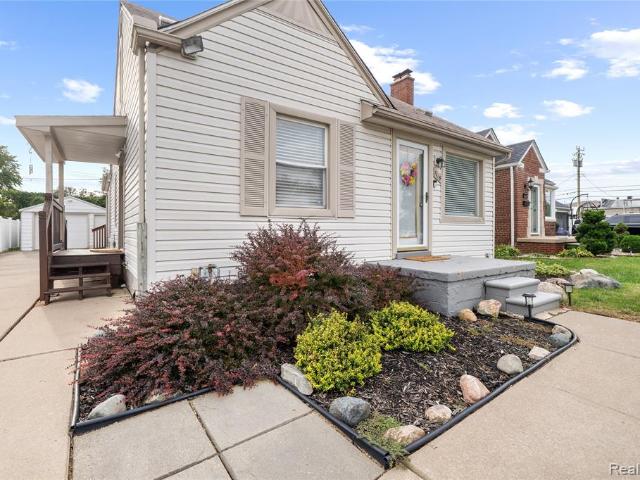 House for sale in Dearborn Heights, Michigan
