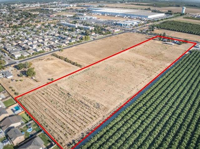 Land for sale in Tulare, California