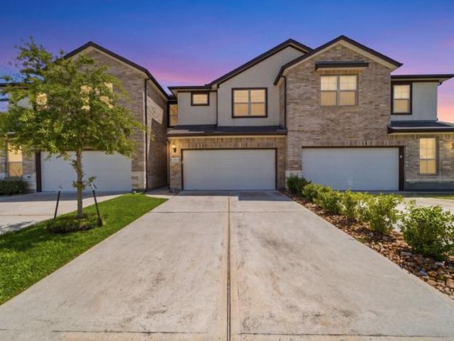 Townhouse for sale in Pearland, Texas