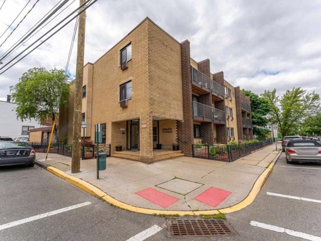 Condo for sale in Hudson, New Jersey