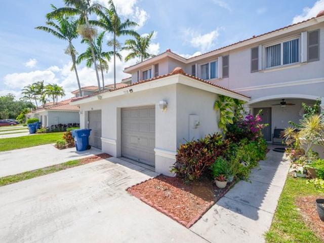 Townhouse for sale in Riviera Beach, Florida