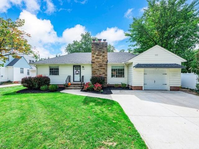 House for sale in Independence, Cuyahoga County