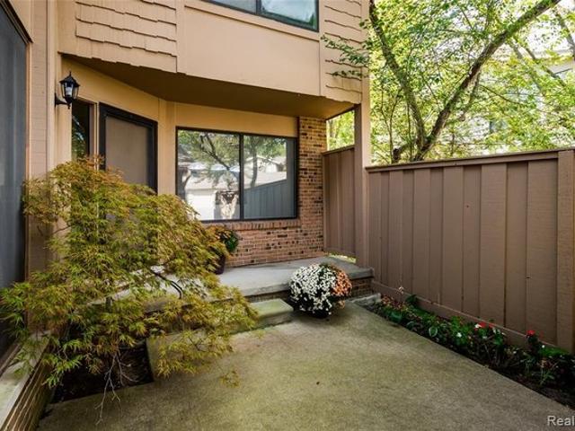 Townhouse for sale in West Bloomfield, Michigan