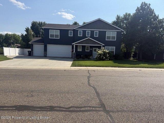House for sale in Dickinson, North Dakota