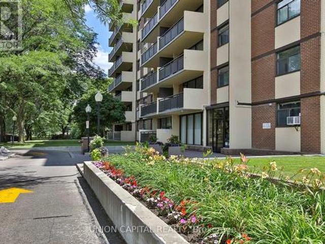 Condo for sale in Humber River—Black Creek, Toronto