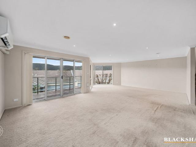 Townhouse for rent in Queanbeyan, New South Wales