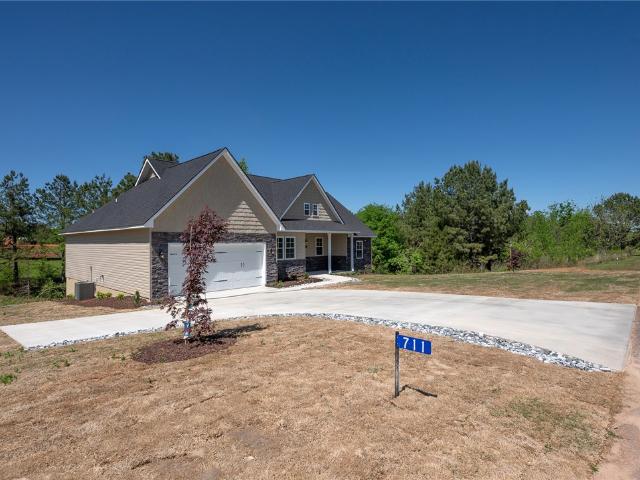 House for sale in West Union, South Carolina