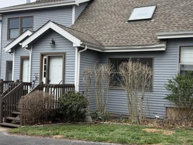 Townhouse for sale in East Hampton, Connecticut