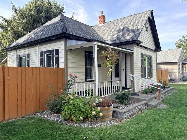 House for sale in Downtown, Prosser