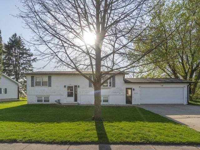 House for sale in Readlyn, Iowa