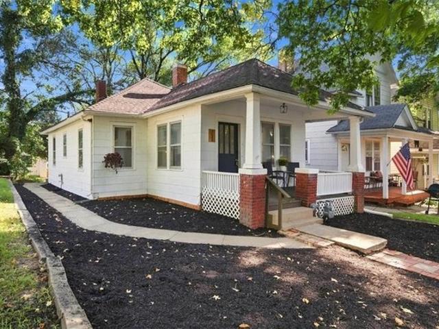 House for sale in Fort Leavenworth, Leavenworth