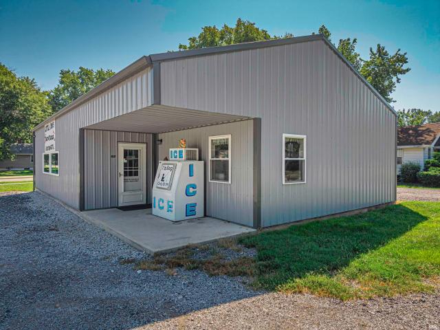 Commercial for sale in Petersburg, Indiana