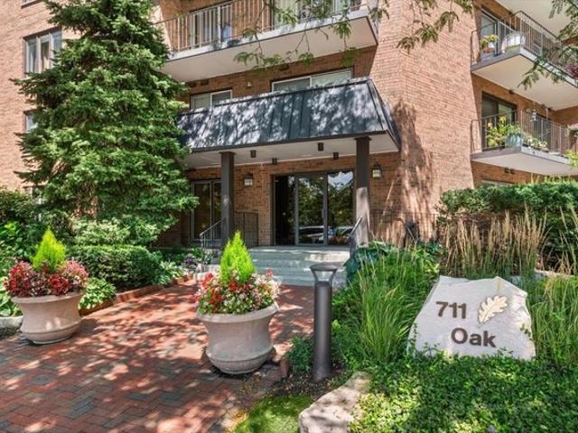 Condo for sale in Winnetka, Illinois