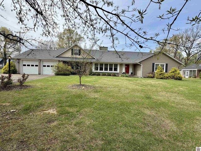 House for sale in Mayfield, Kentucky