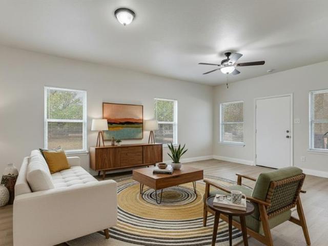 House for sale in Navarro, Texas