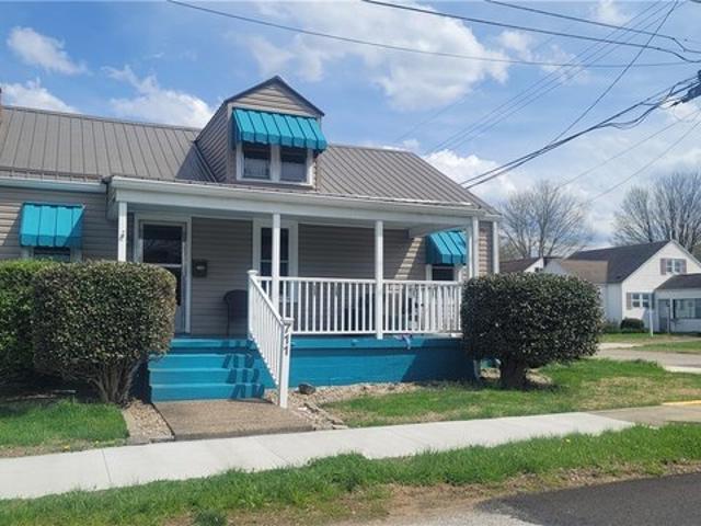 House for sale in Williamstown, West Virginia