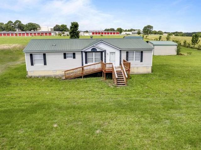 House for sale in Henderson, Texas
