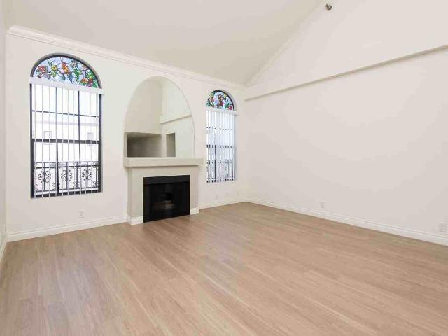Apartment for rent in Canoga Park, California