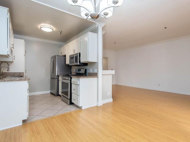 Apartment for rent in Canoga Park, California