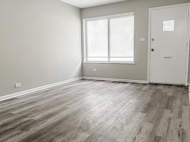 Townhouse for sale in Chicago Park, Illinois