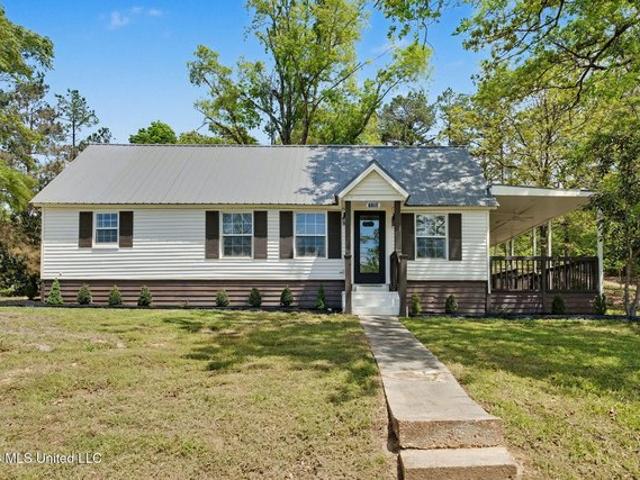 House for sale in Potts Camp, Mississippi
