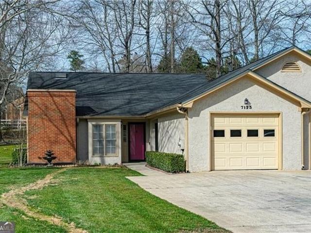 Townhouse for sale in Union City, Georgia