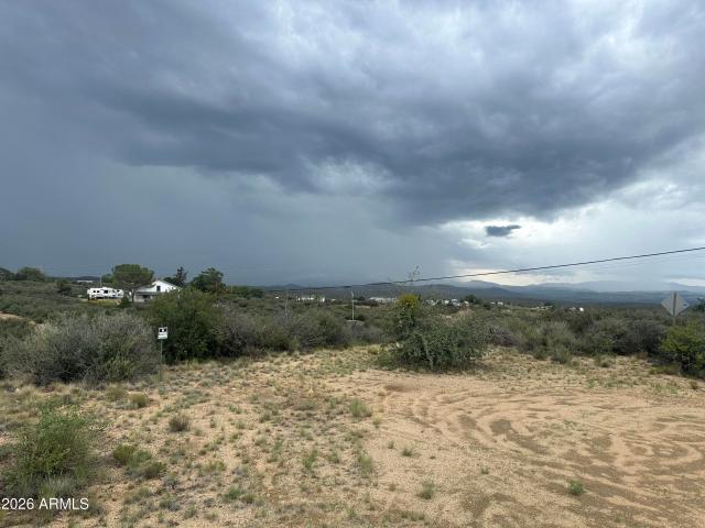 Land for sale in Kirkland, Arizona